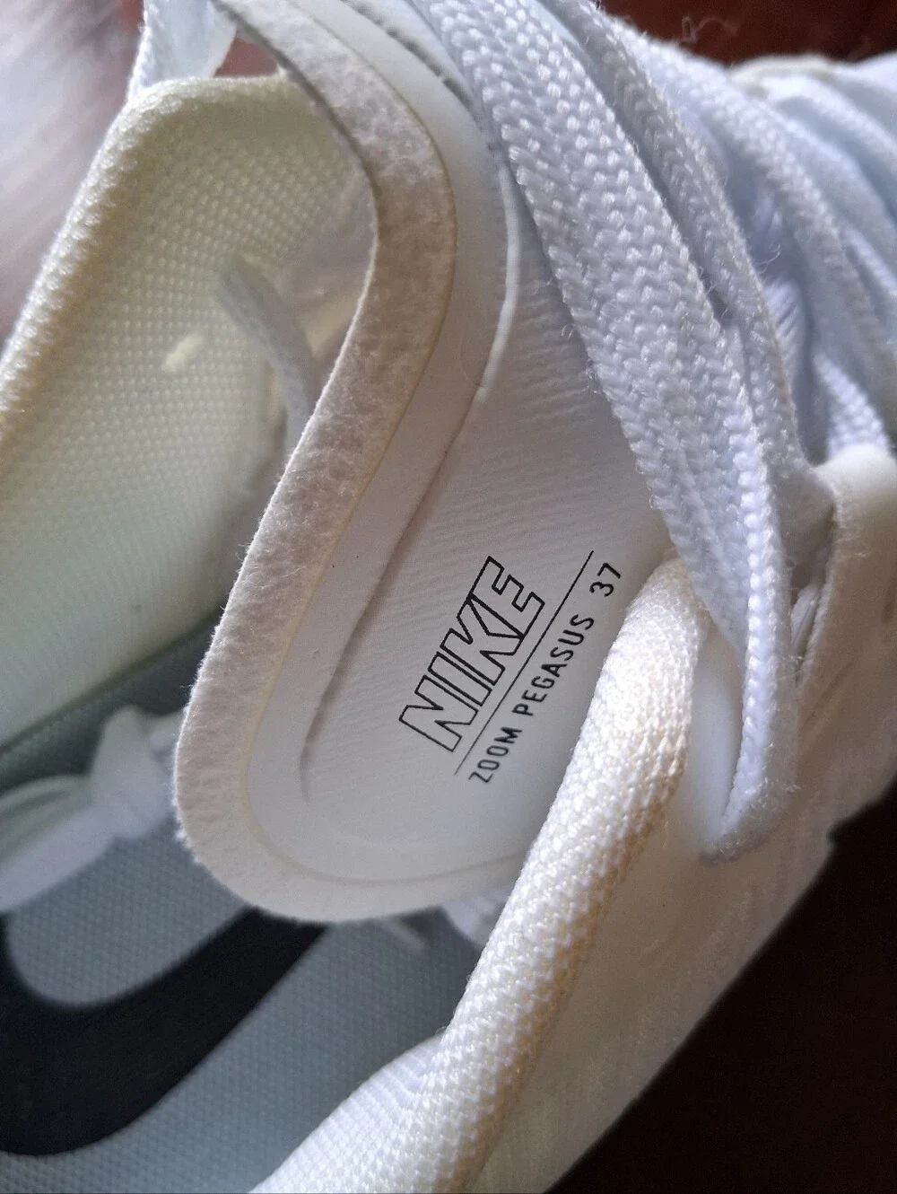 NWOB Nike Air Zoom Pegasus 37 White Running Shoes Athletic Sneakers US 11